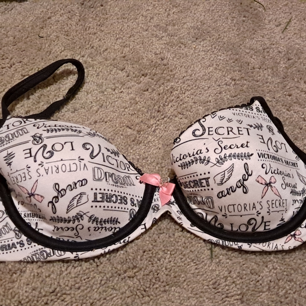 Victoria's Secret Body by Victoria Lined Demi  34B Black & White Text Bra